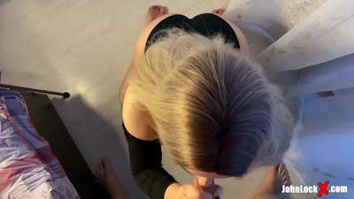 Redhead nga nagsuso sa Dick ug Fucking Up, Getting Cum sa Iyang Asno